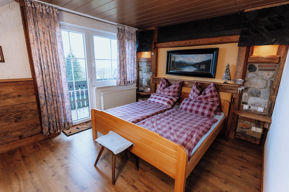 Classic Double Room, Garden View