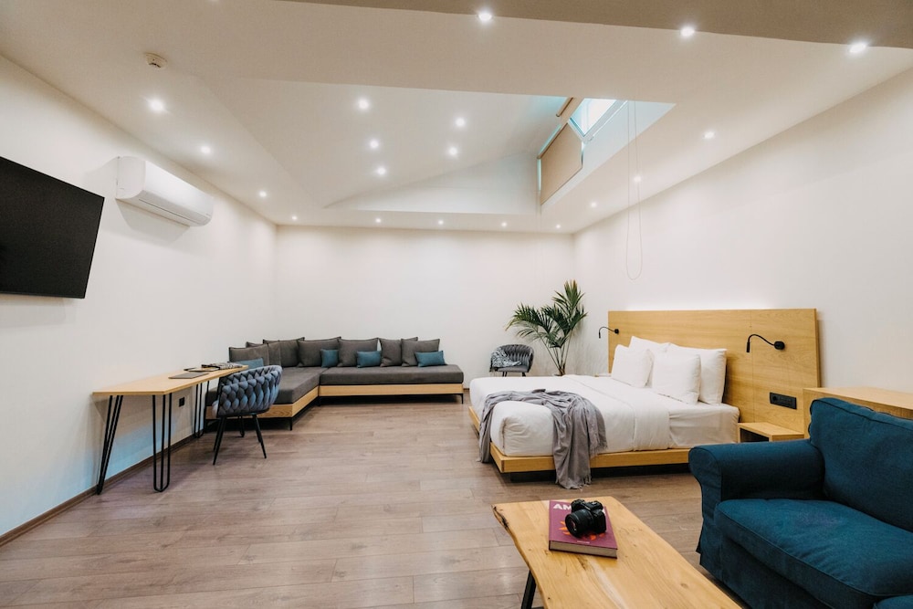 Comfort Suite photo 2