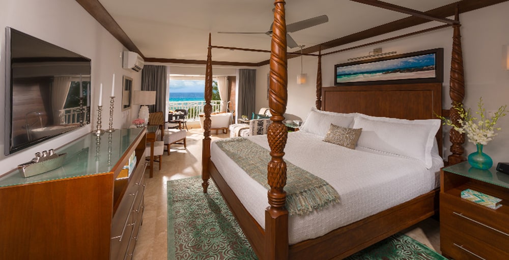 Club Penthouse, 1 Bedroom, Ocean View (Beachfront Penthouse Club Level)