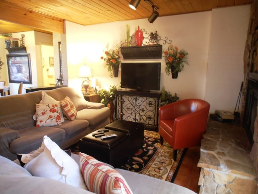 Condo, 1 Bedroom photo 1