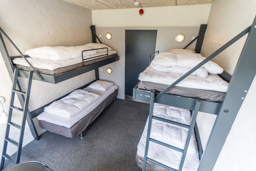 Standard Room (4 person) photo 1