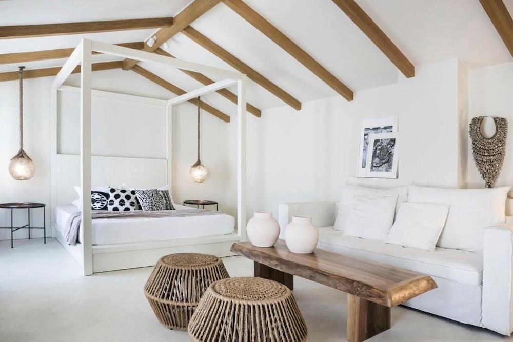 Master Suite with Jetted Tub & Sea View