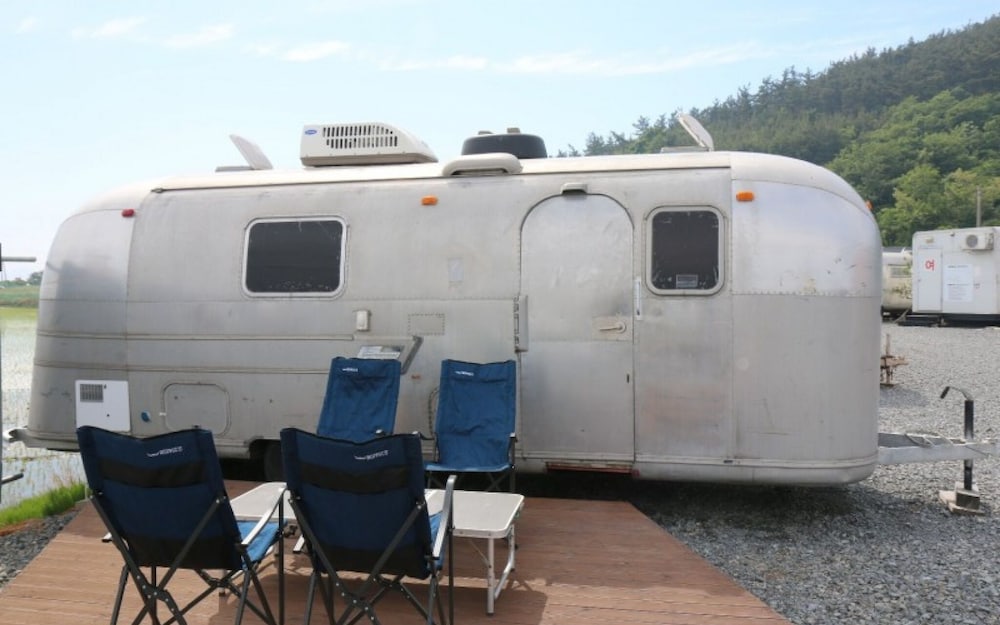Room (Heartburn (Airstream 2))
