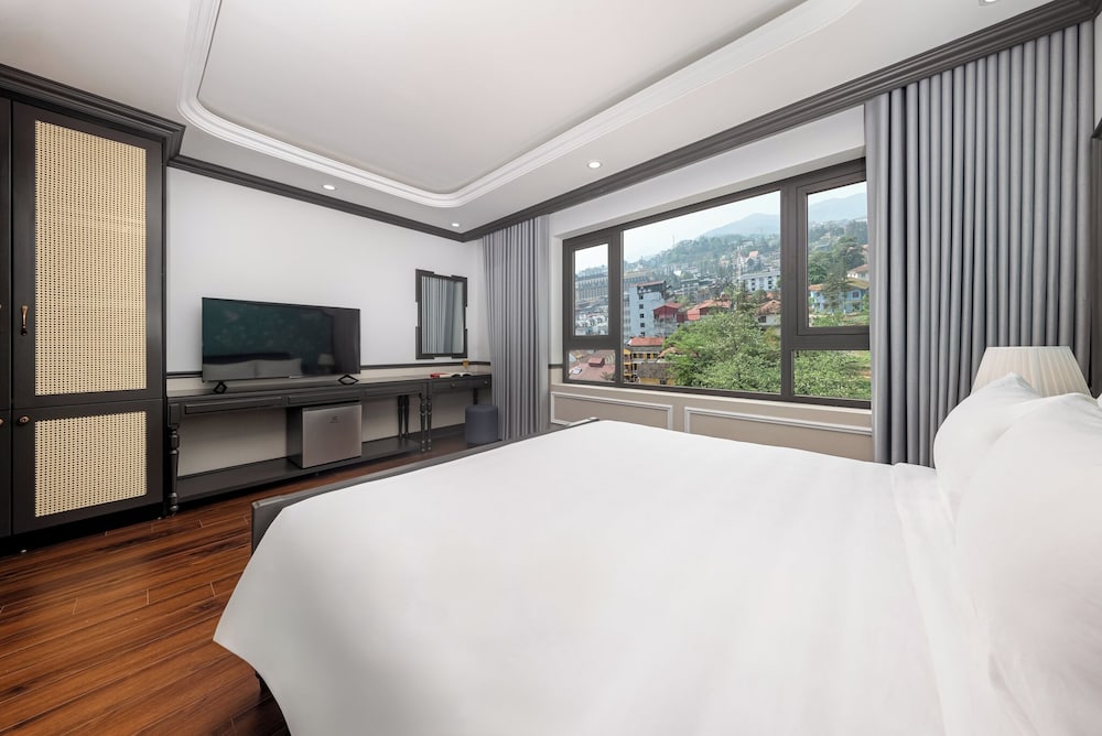 Deluxe Penthouse photo 2