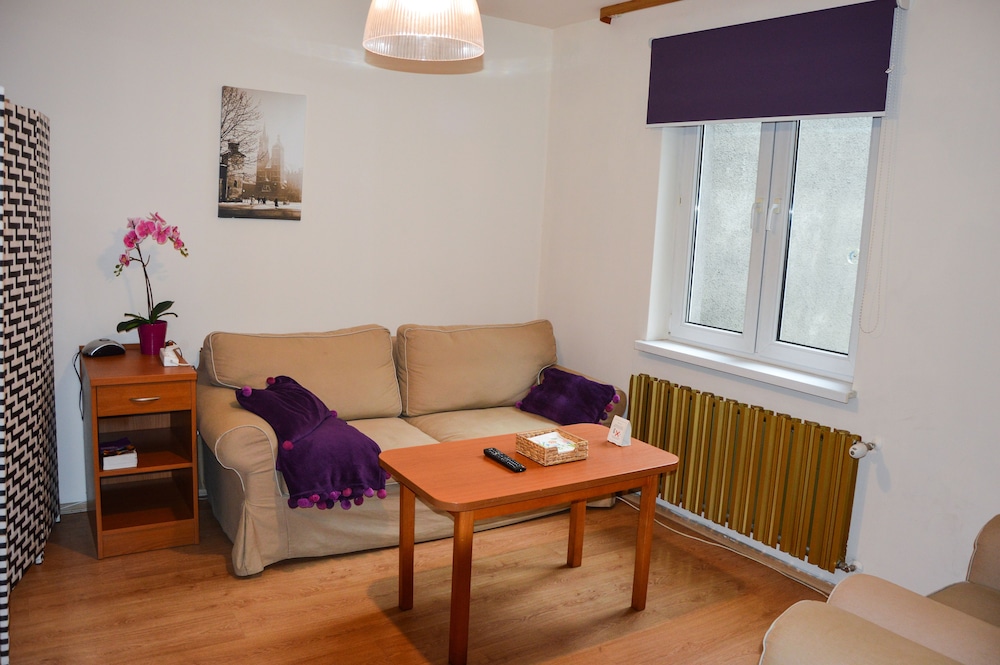 Studio, 2 Bedrooms, Mezzanine photo 2