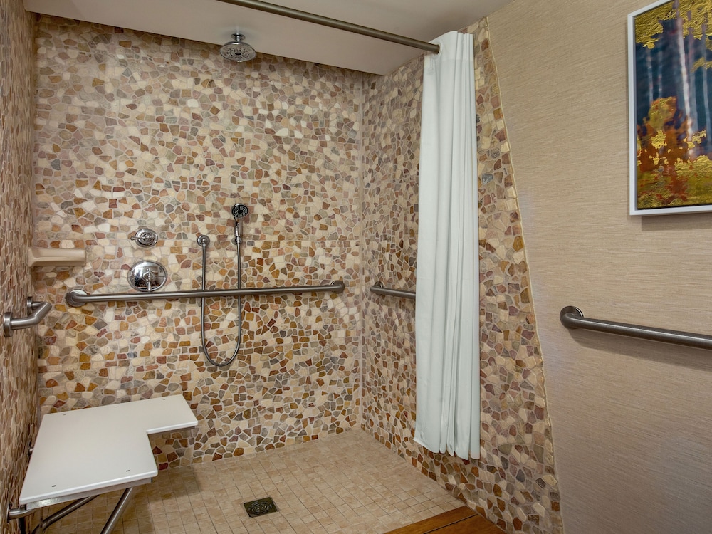 Room, 2 Queen Beds, Accessible (Resort Accessible Two Queen Room) - Photo 5