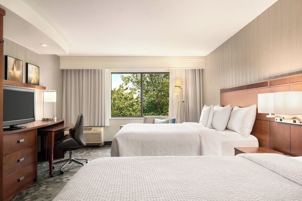 Room, Multiple Beds - Photo 1