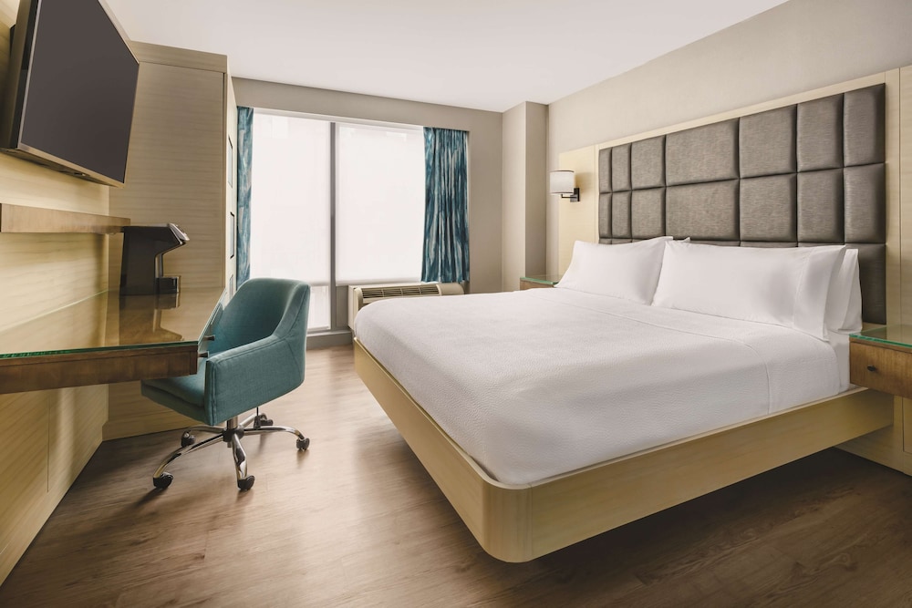 Standard Room, 1 King Bed, Accessible