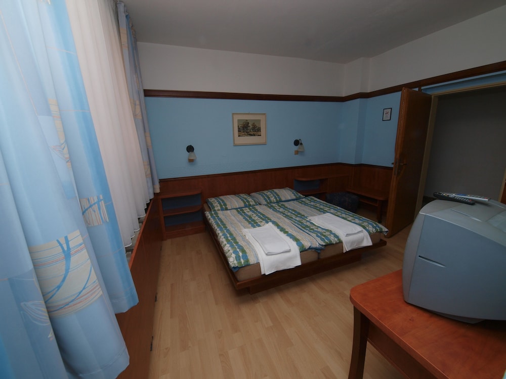 Quadruple Room photo 1