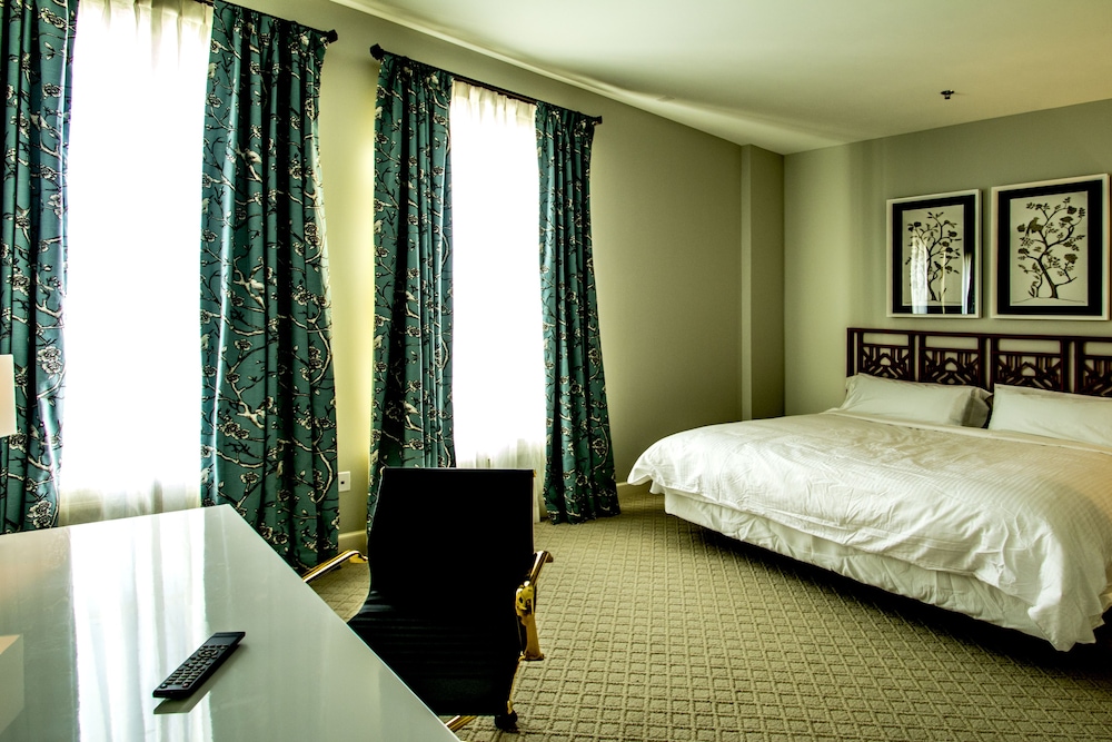 Luxury Single Room, 1 King Bed photo 2
