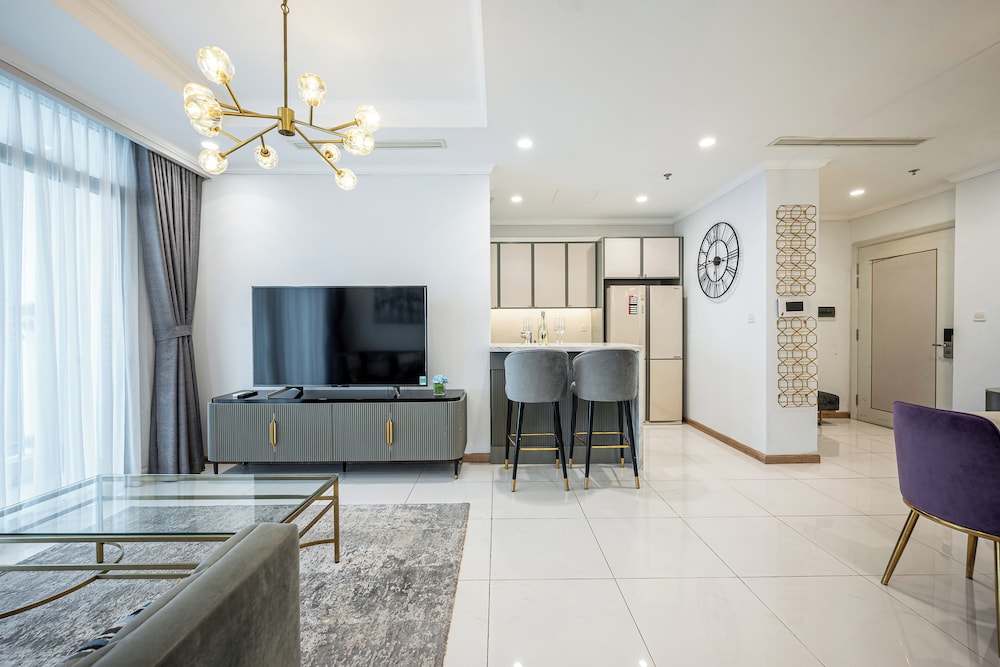 Business Apartment, 3 Bedrooms, Balcony, City View