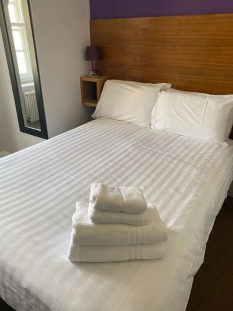 Value Single Room Ensuite (No lift access - 40 steps) photo 1