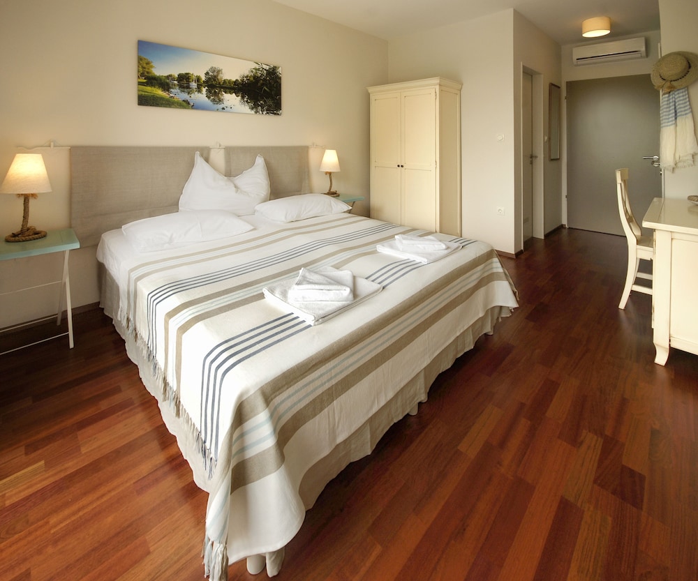 Standard Double Room, Balcony photo 3