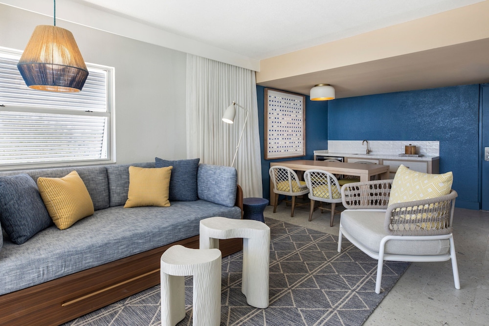 1 Bedroom Suite, 1 King, Cove Oceanview, Sofabed, Balcony - Adults Only At The Cove