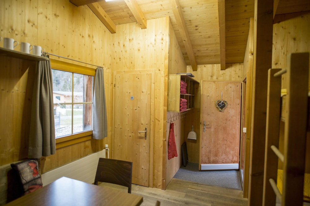 Family Room, Shared Bathroom photo 2
