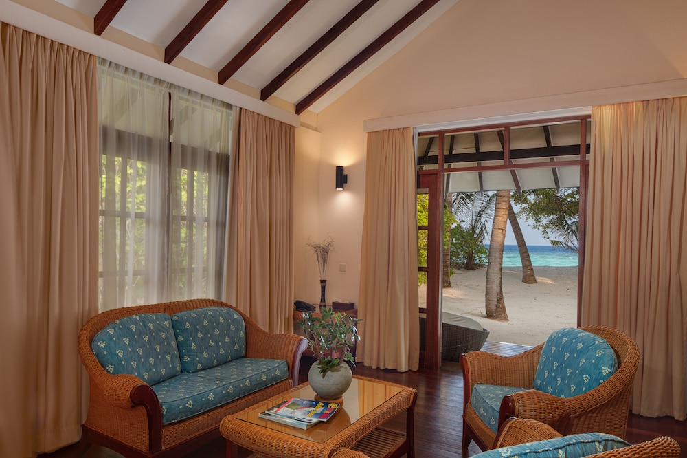 Honeymoon Suite - Photo 6