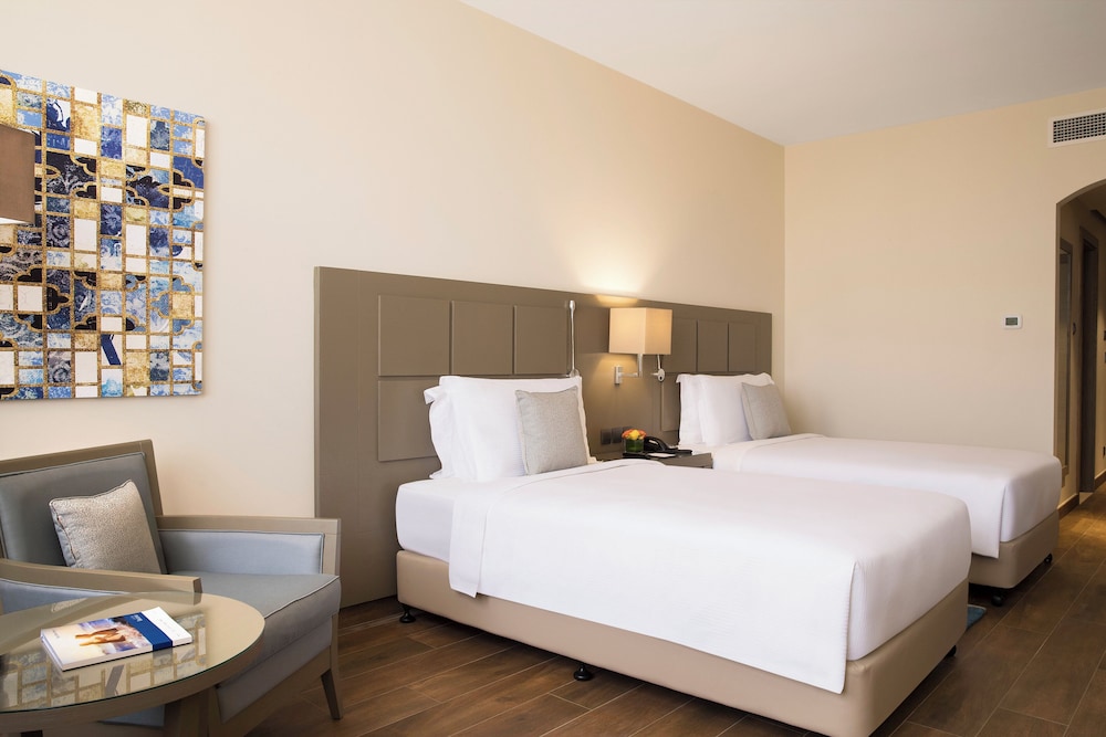Pool View Room - Twin Bed