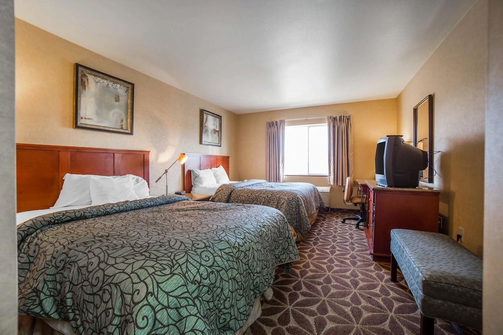 Room, 2 Queen Beds, Non Smoking - Photo 2