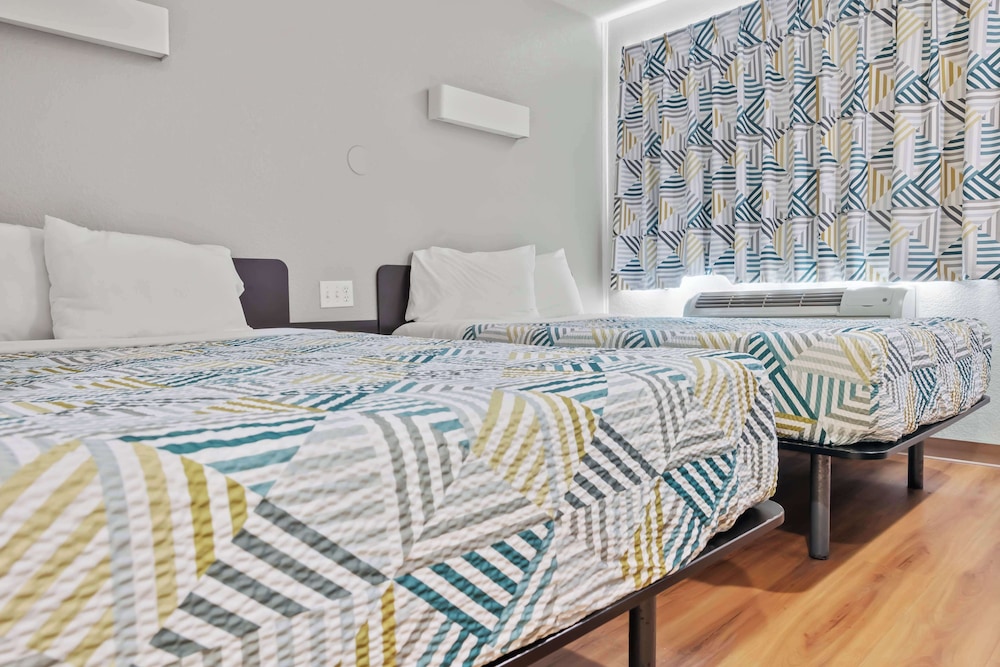 Deluxe Room, 2 Double Beds, Non Smoking, Refrigerator photo 3