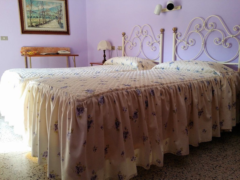 Twin Room, 2 Twin Beds - Photo 13