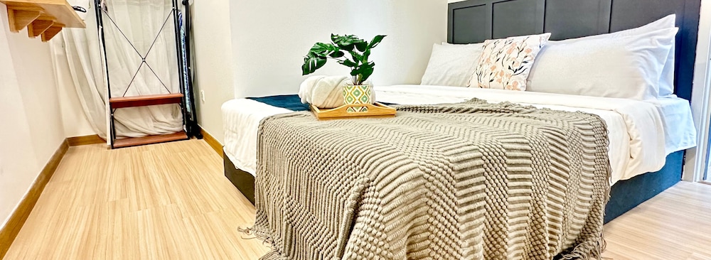 Royal Apartment, 3 Bedrooms, Accessible, City View photo 2