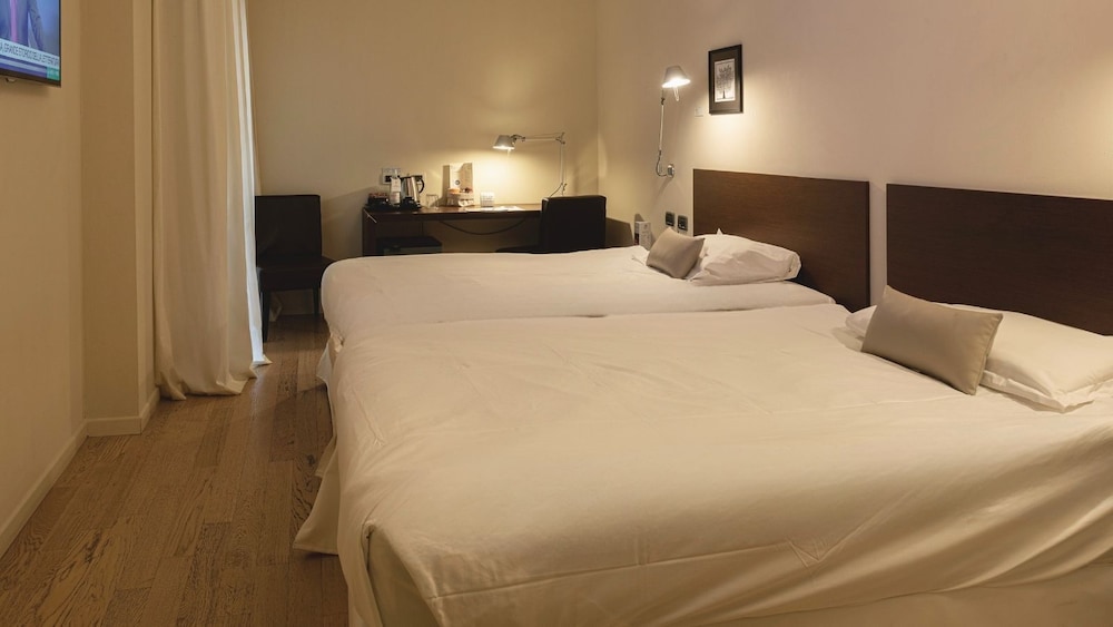 Superior Twin Room - Photo 2