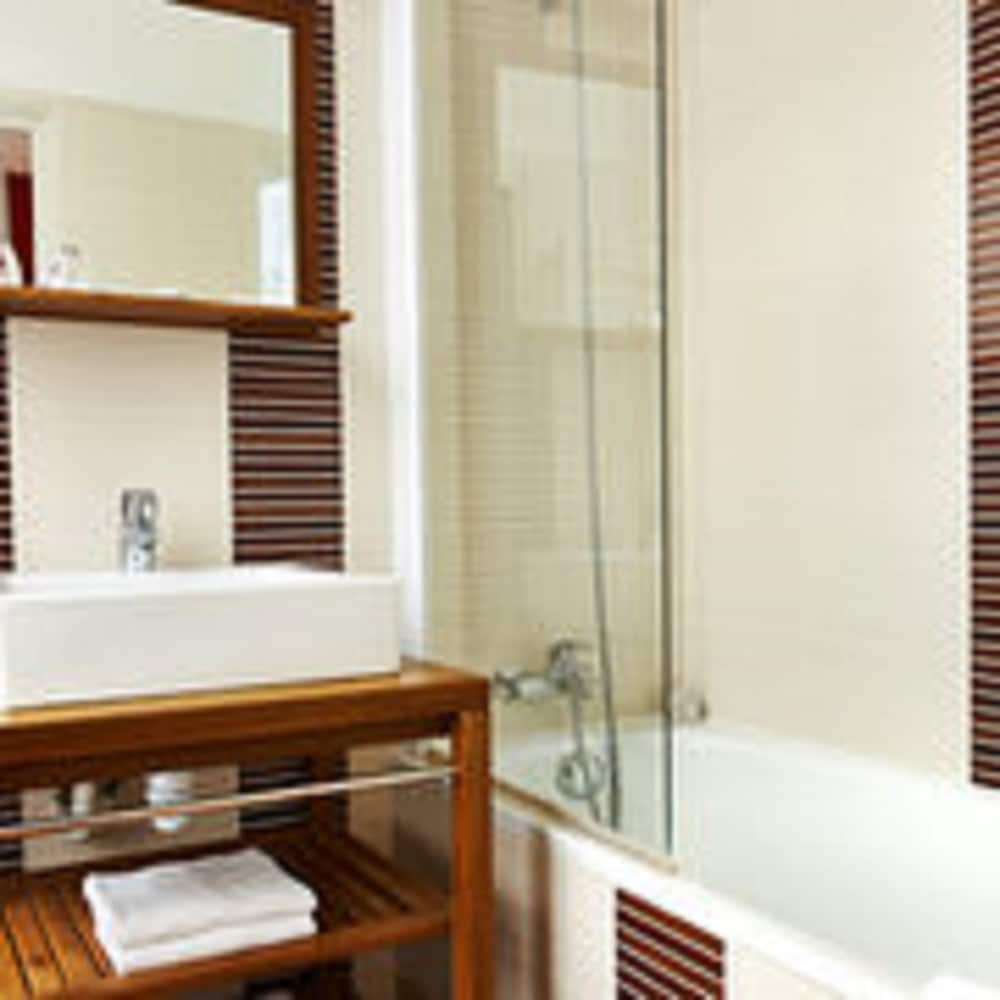 Classic room, View on Jarente or Necker street photo 3