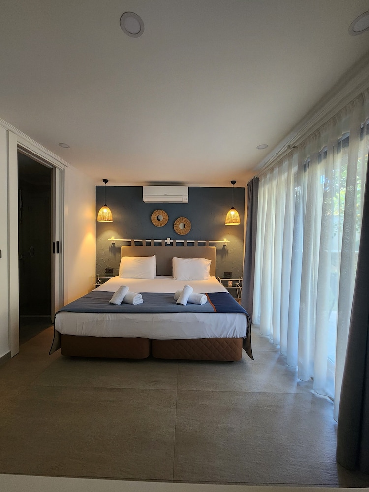 Deluxe Double Room, Terrace, Garden View