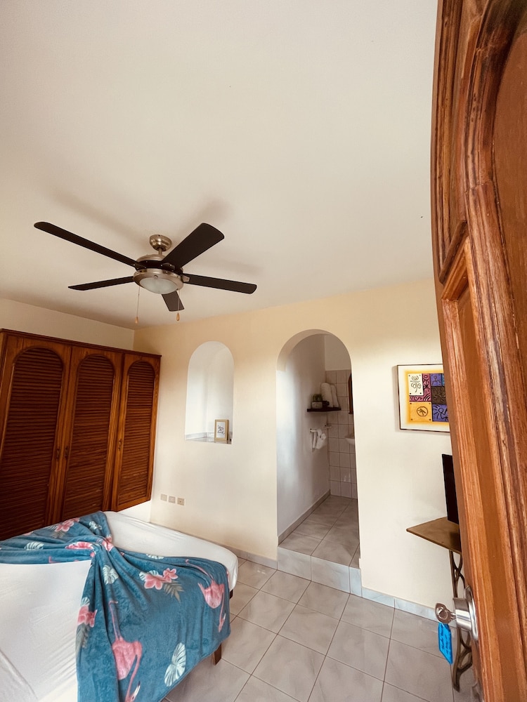 Economy Room, Courtyard Area photo 1