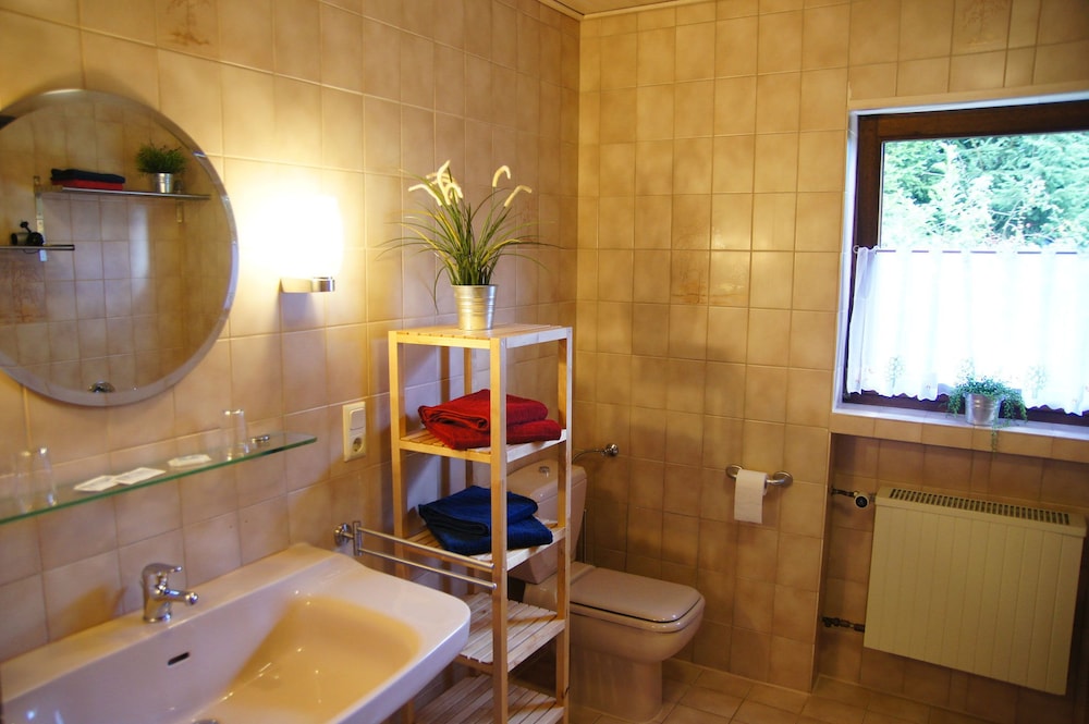 Single Room, Shared Bathroom photo 2
