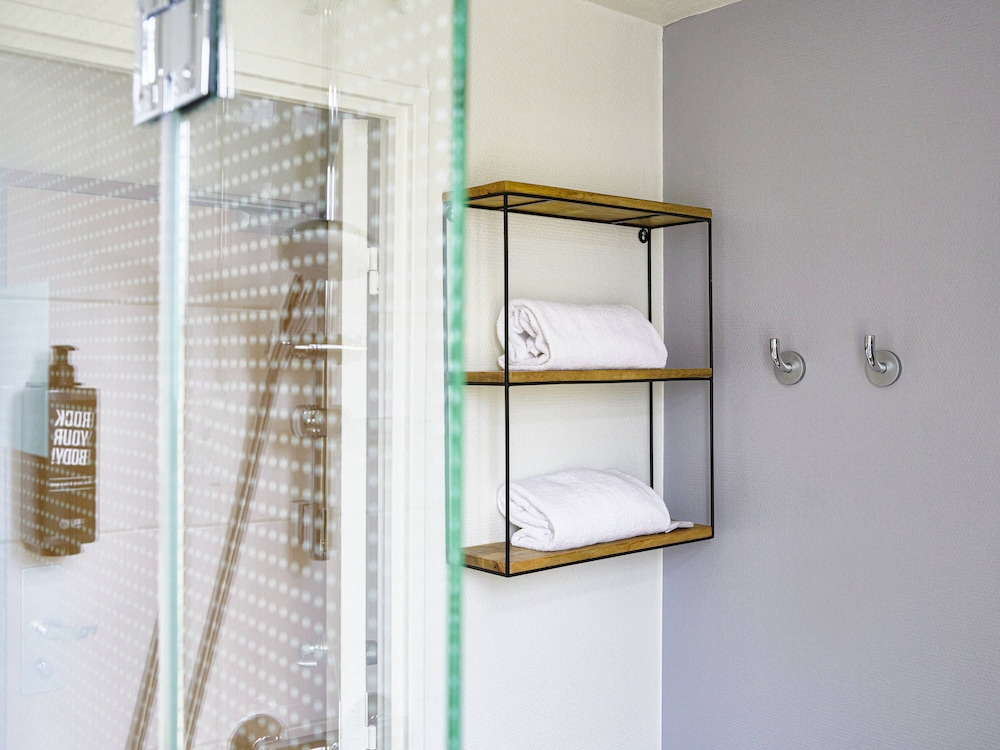 Comfort Room, 1 Double Bed - Photo 4