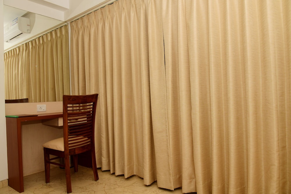 Deluxe Room - Photo 19