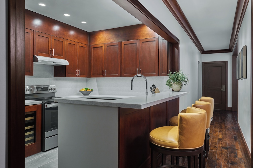 Suite (Empire Residential)