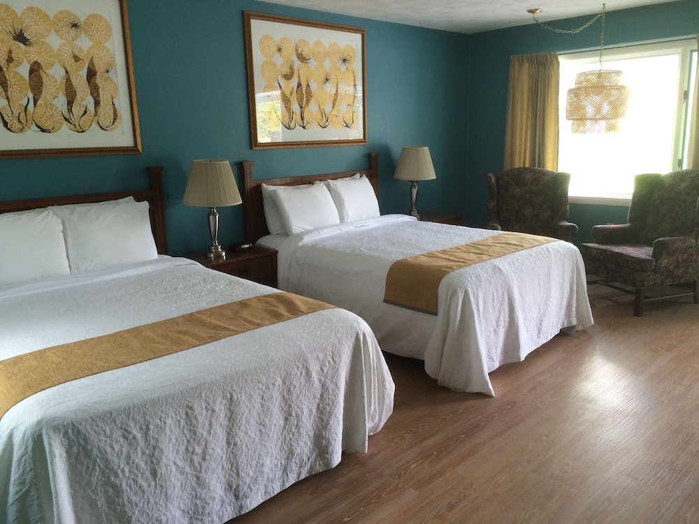 Deluxe Room, 2 Queen Beds photo 3