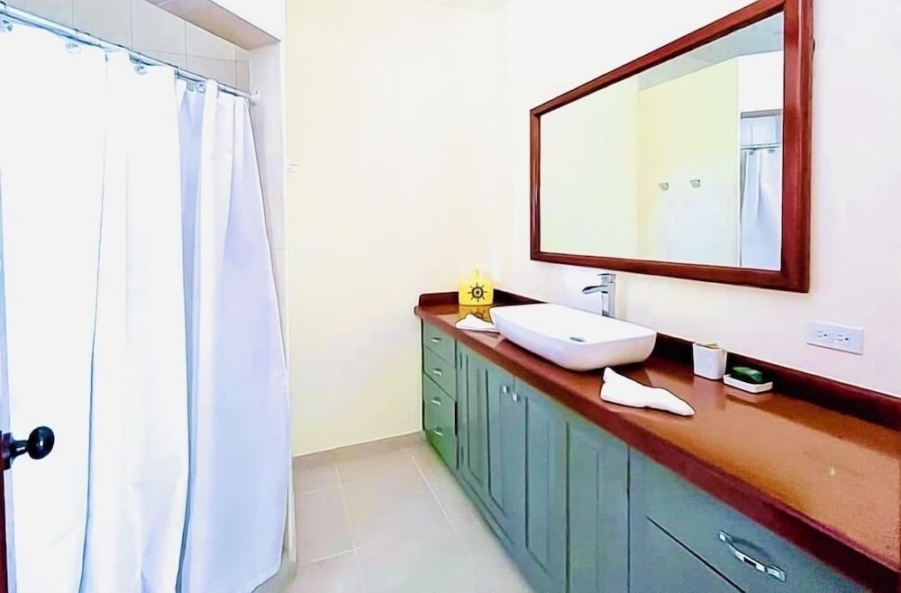 Basic Quadruple Room, 2 Double Beds photo 2