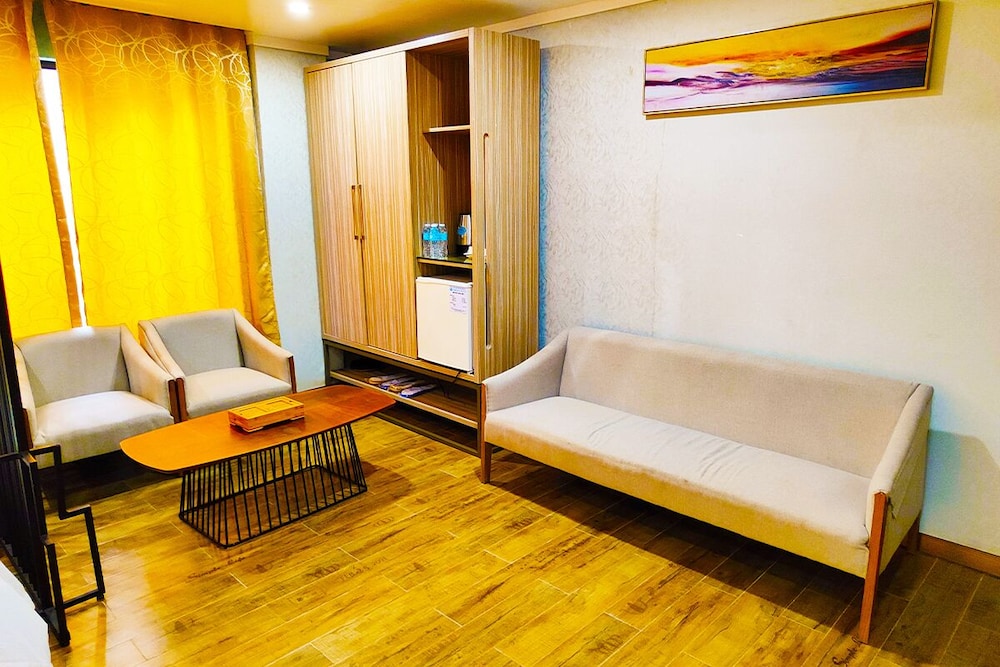 Executive Room - Photo 3