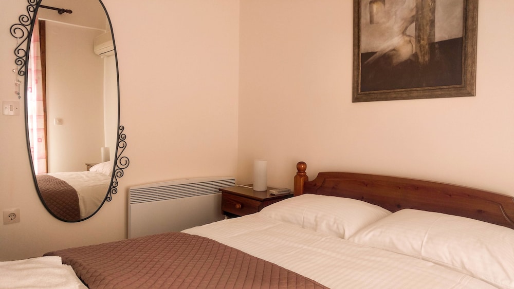 Comfort Apartment, 2 Bedrooms, Balcony, Sea View photo 2
