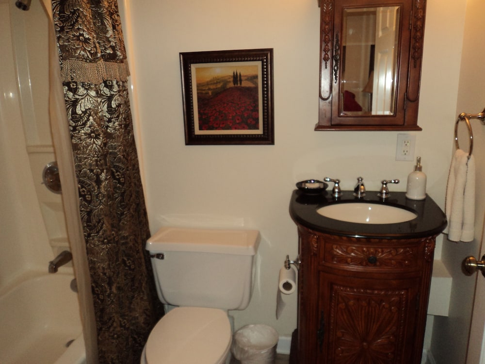 Condo, 2 Bedrooms