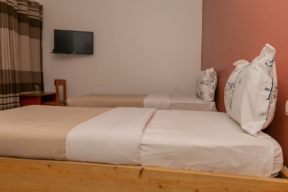 Standard Twin Room, 2 Twin Beds - Photo 4