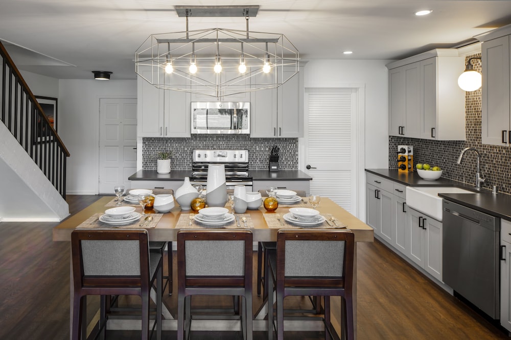 Three Bedroom Queen Villa