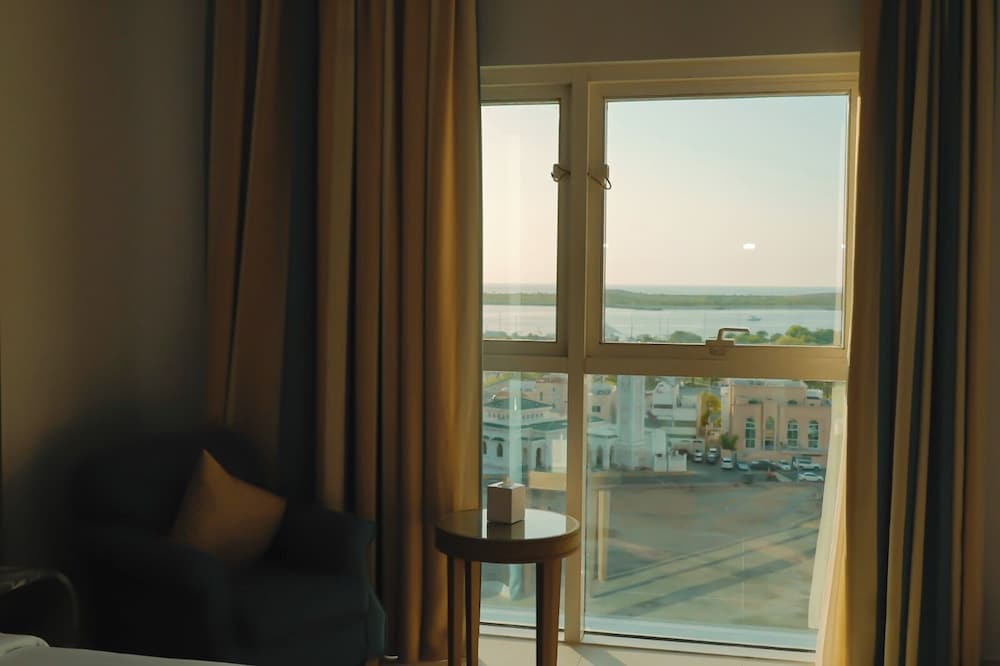 Deluxe King Room Sea View photo 2