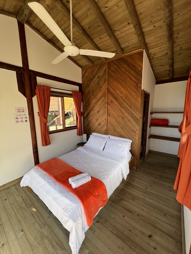 Deluxe Cabin, 1 Queen Bed, Balcony, Mountain View photo 3