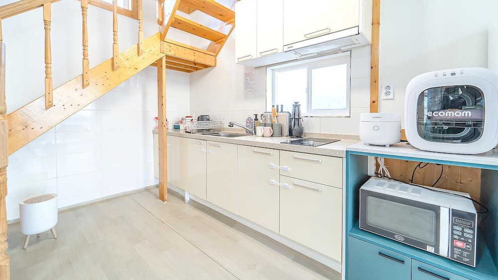 Basic Room, 2 Bedrooms (Haneul1(Ocean view)-Kidsroom) photo 2