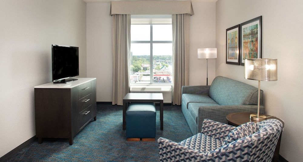 Suite, 2 Queen Beds, Accessible (Hearing)