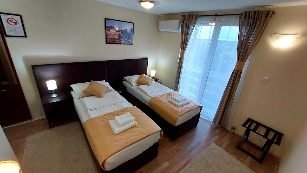 Standard Twin Room, 2 Twin Beds - Photo 8