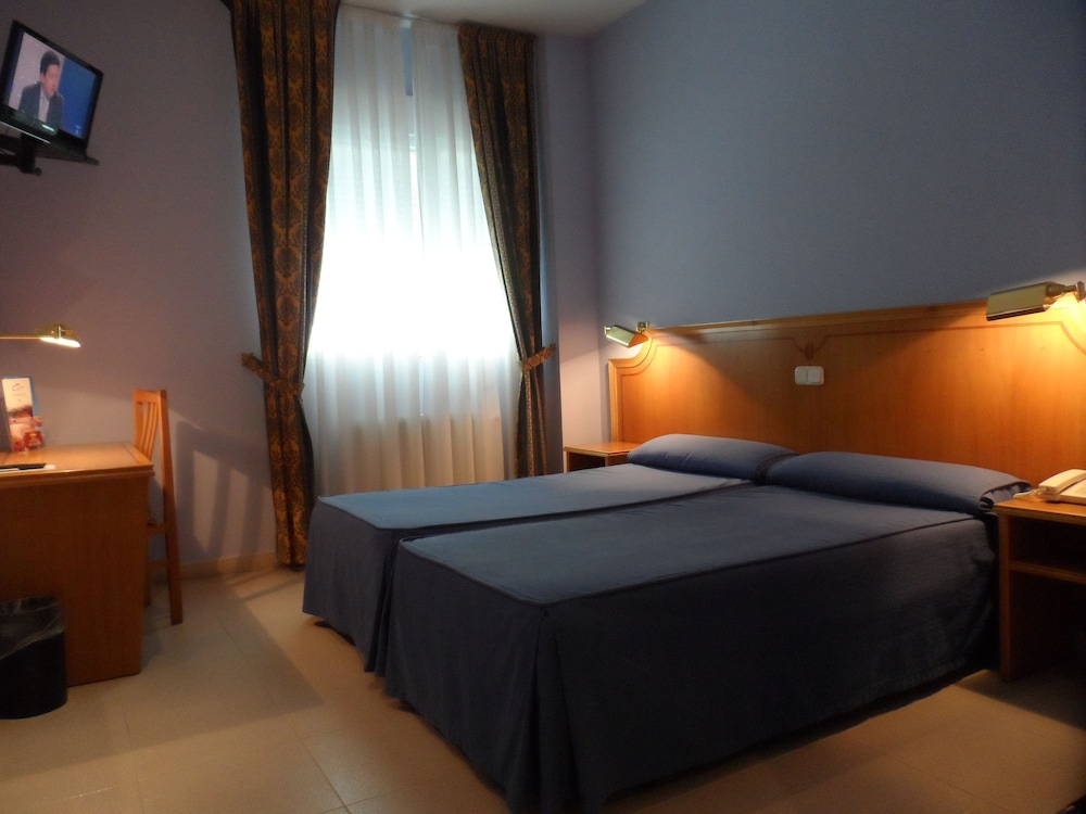 Habitación Estándar con Dos Camas Individuales