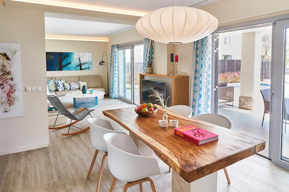 Suite, 2 Bedrooms (Garden Pool)