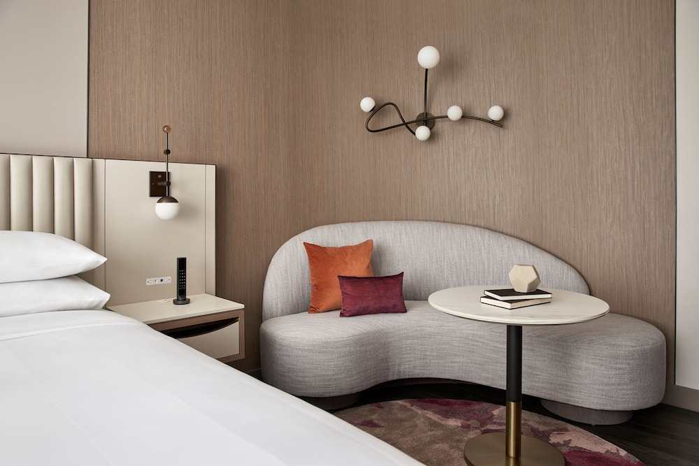 Room, 1 Bedroom, City View (Corner)