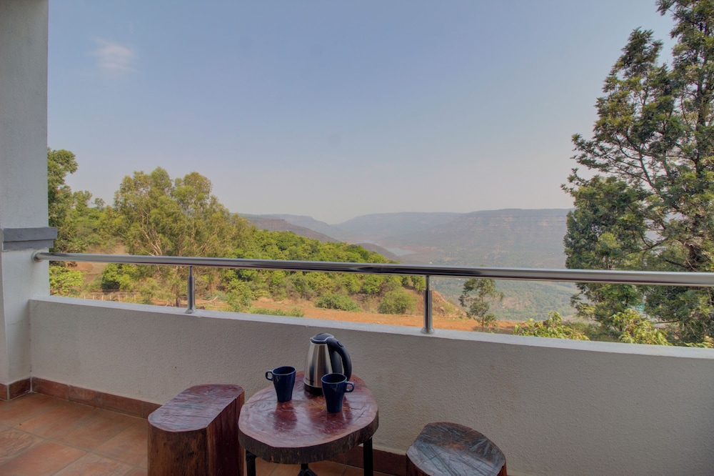 Executive Double Room, Valley View - Photo 10
