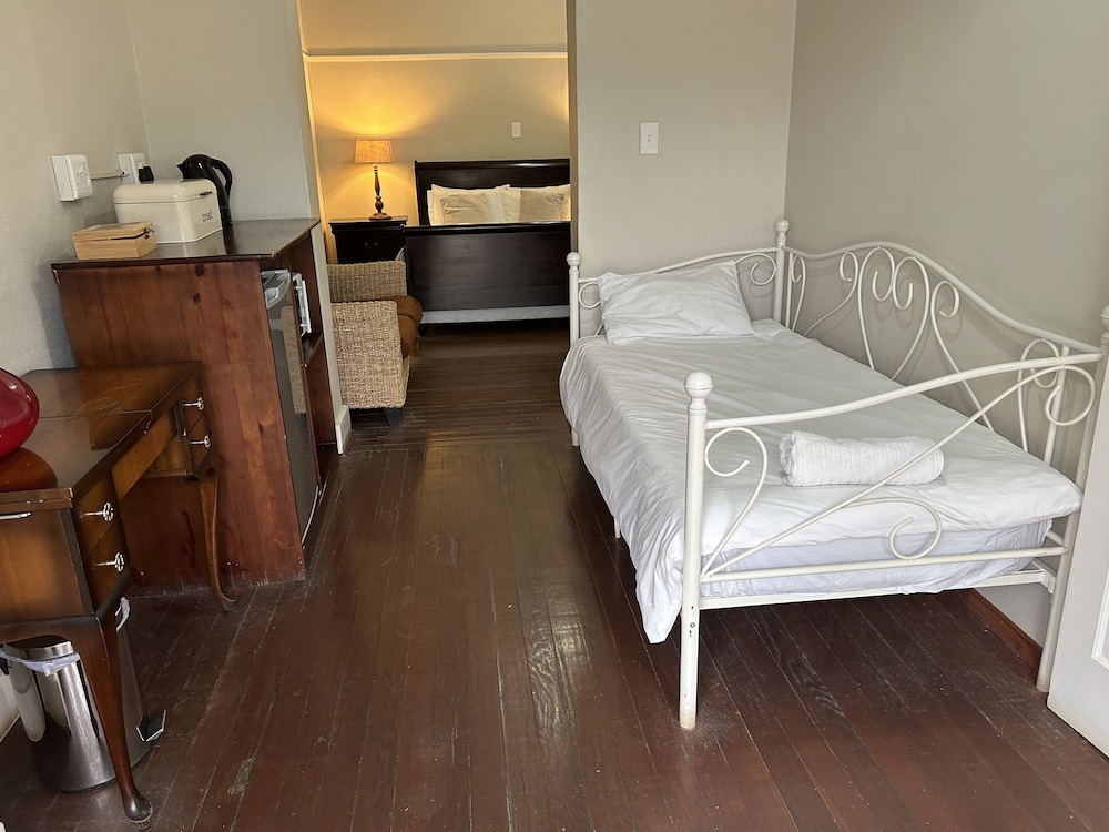Comfort Triple Room, 1 Bedroom, Non Smoking, Ensuite photo 3